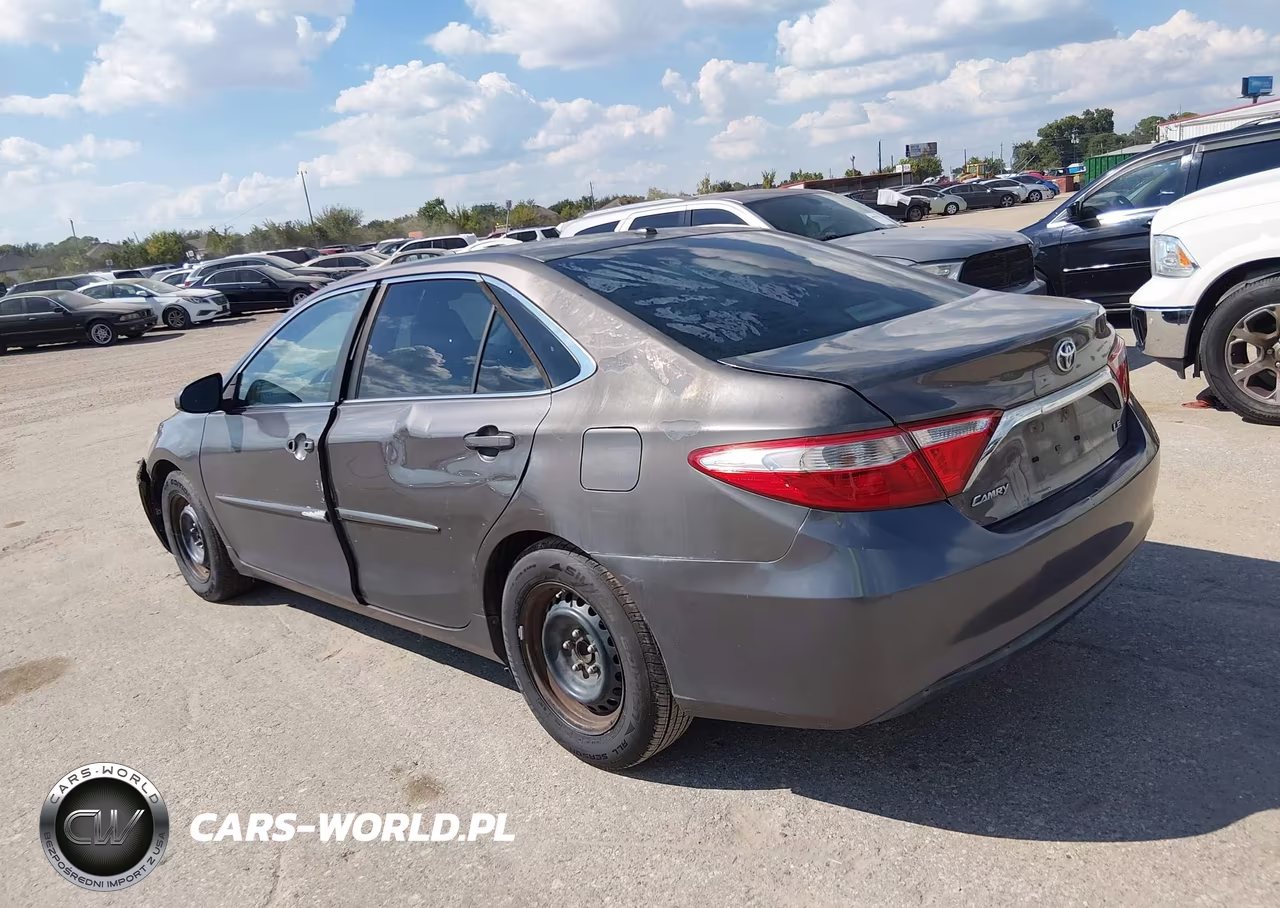2015 Toyota Camry Le VIN:4T4BF1FK0FR445962 - 3