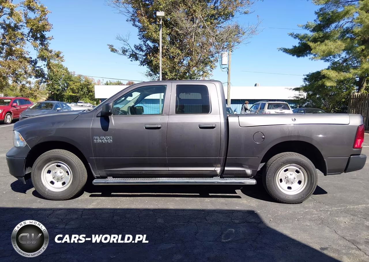 2018 Ram 1500 Tradesman Quad Cab 4X4 6'4 Box VIN:1C6RR7FG5JS144196 - 18