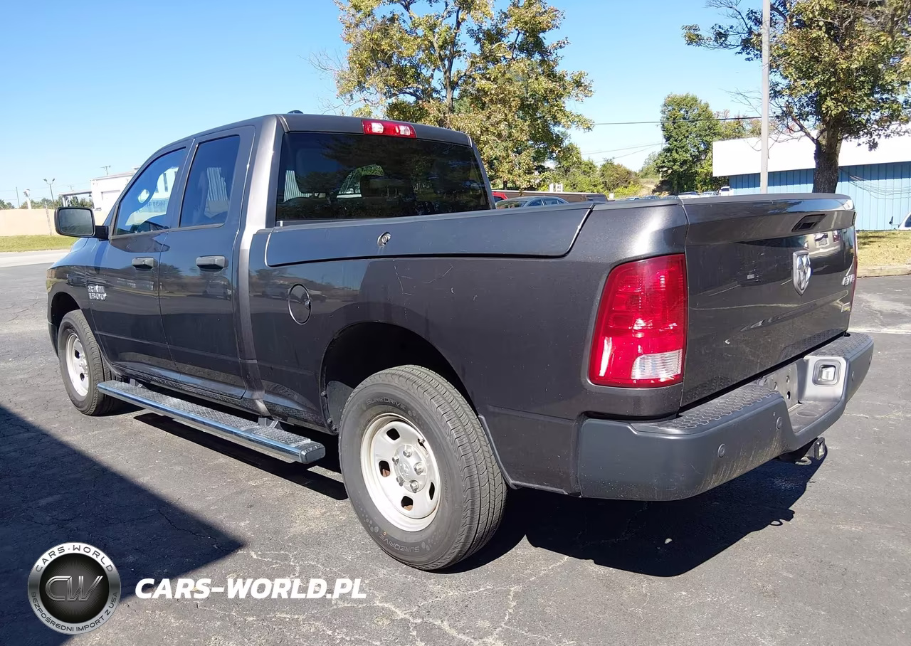2018 Ram 1500 Tradesman Quad Cab 4X4 6'4 Box VIN:1C6RR7FG5JS144196 - 3