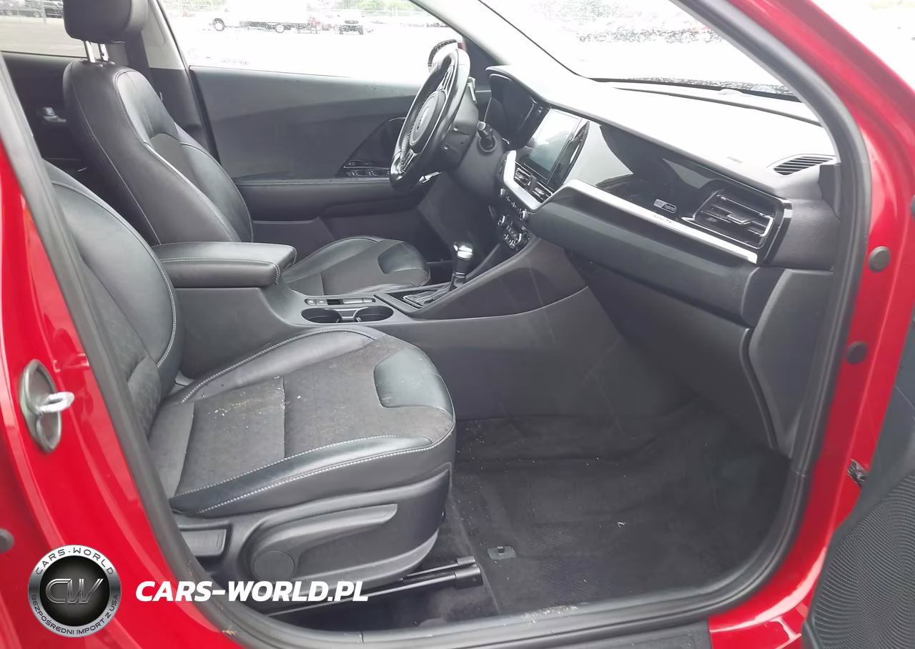 2021 Kia Niro Touring VIN:KNDCC3LC8M5462777 - 5
