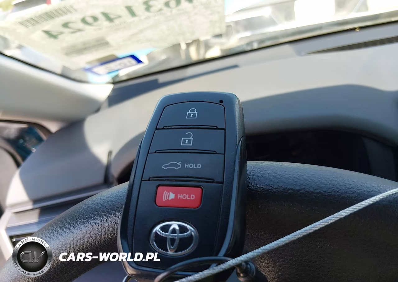 2026 Toyota Camry Le VIN:4T1DAACK4TU242039 - 11