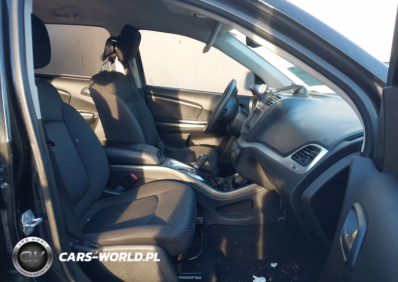 2018 Dodge Journey Se VIN:3C4PDCAB9JT381811 - 5