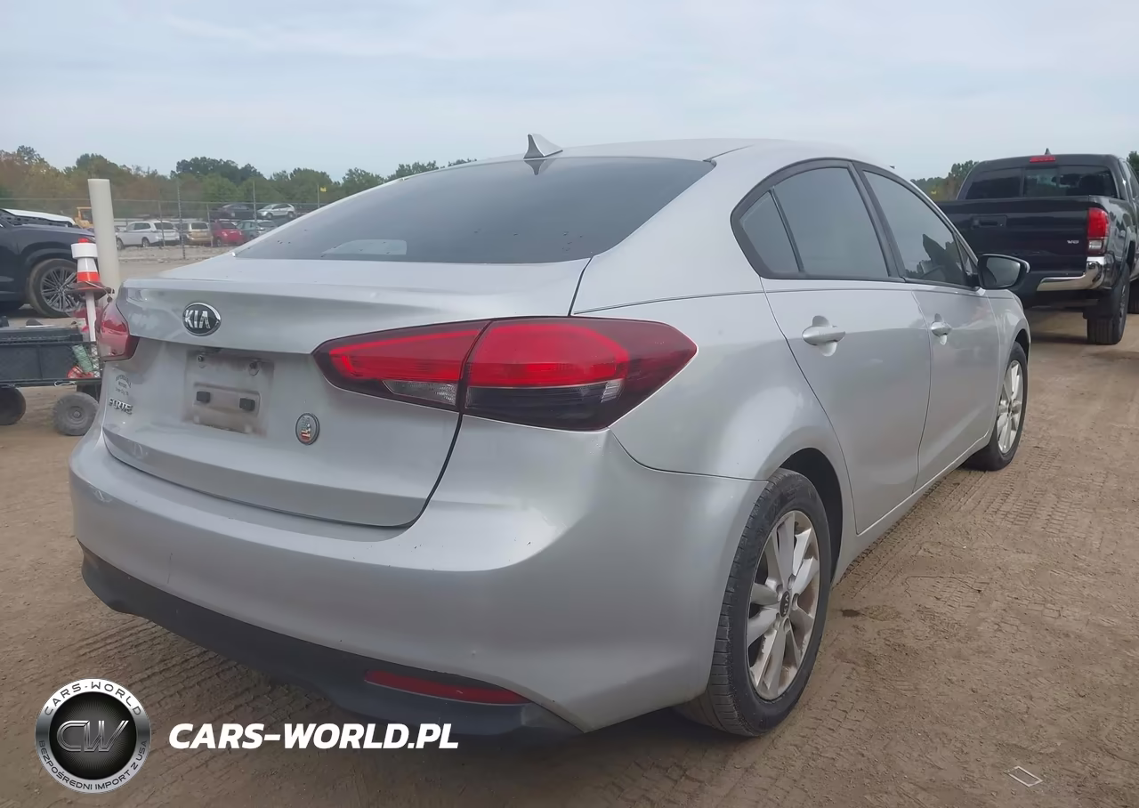 2017 Kia Forte Lx VIN:3KPFL4A72HE078660 - 4