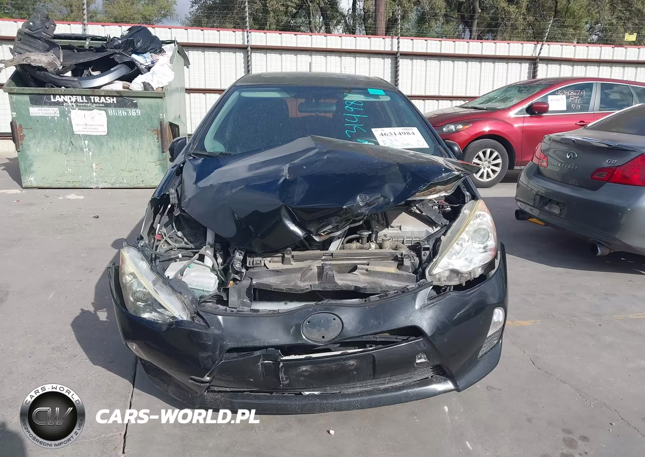 2013 Toyota Prius C Three VIN:JTDKDTB33D1050431 - 12