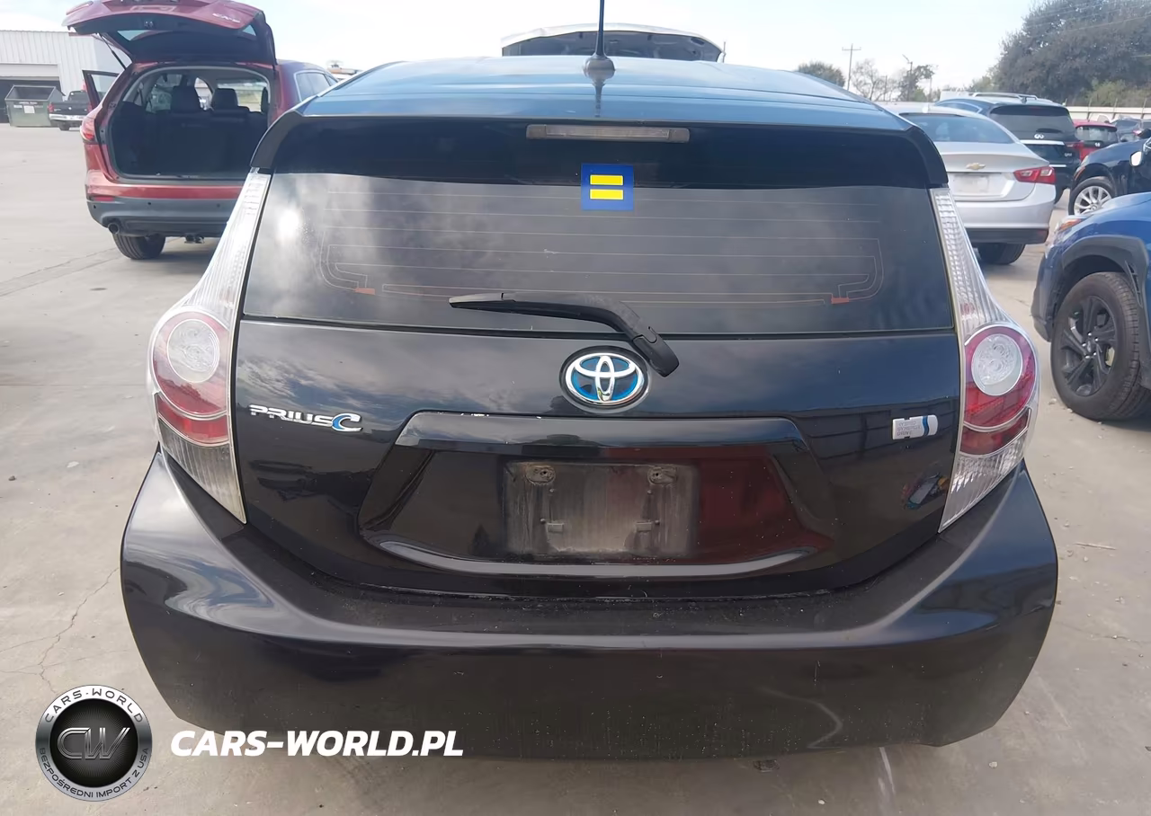 2013 Toyota Prius C Three VIN:JTDKDTB33D1050431 - 16