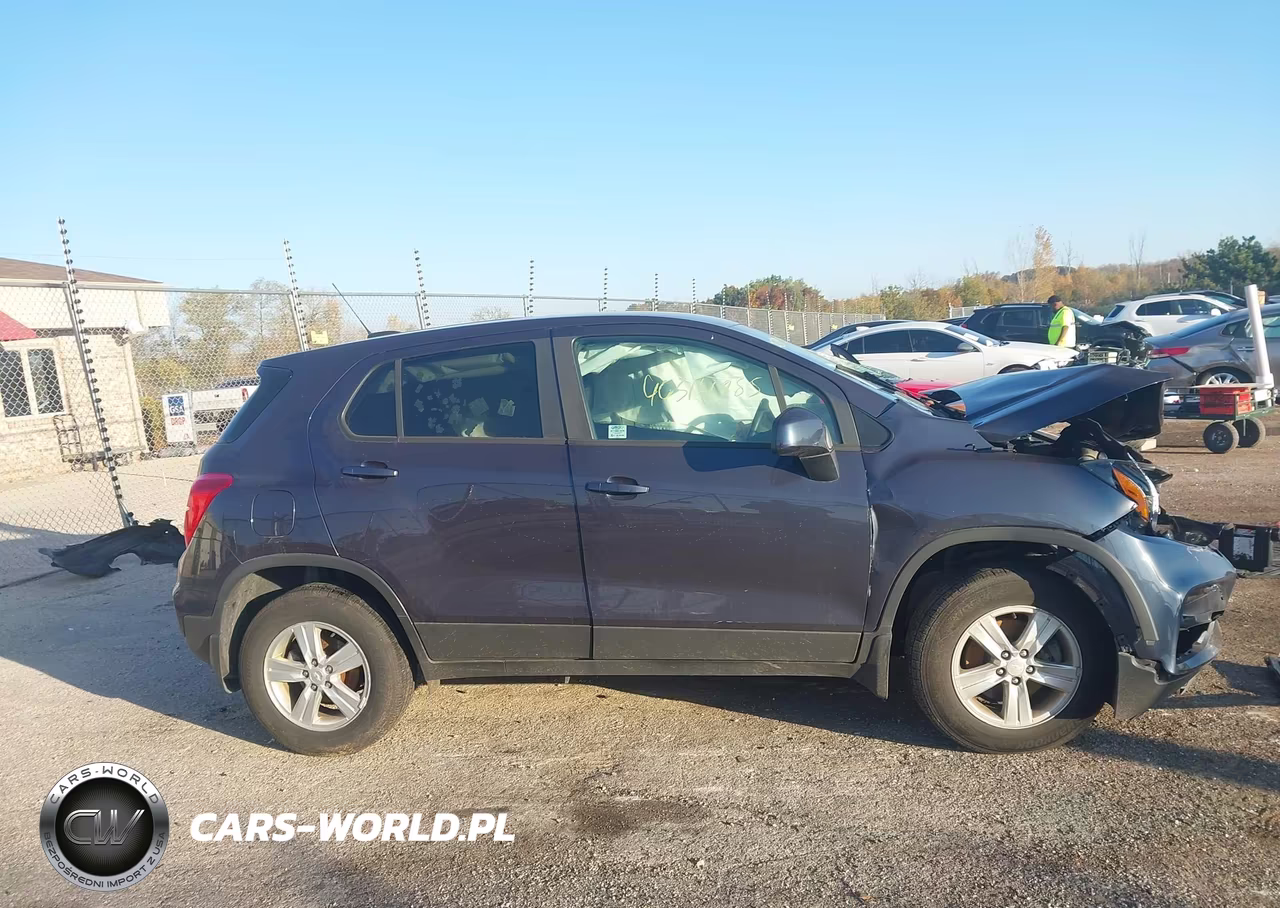 2019 Chevrolet Trax Ls VIN:3GNCJNSB2KL250472 - 13