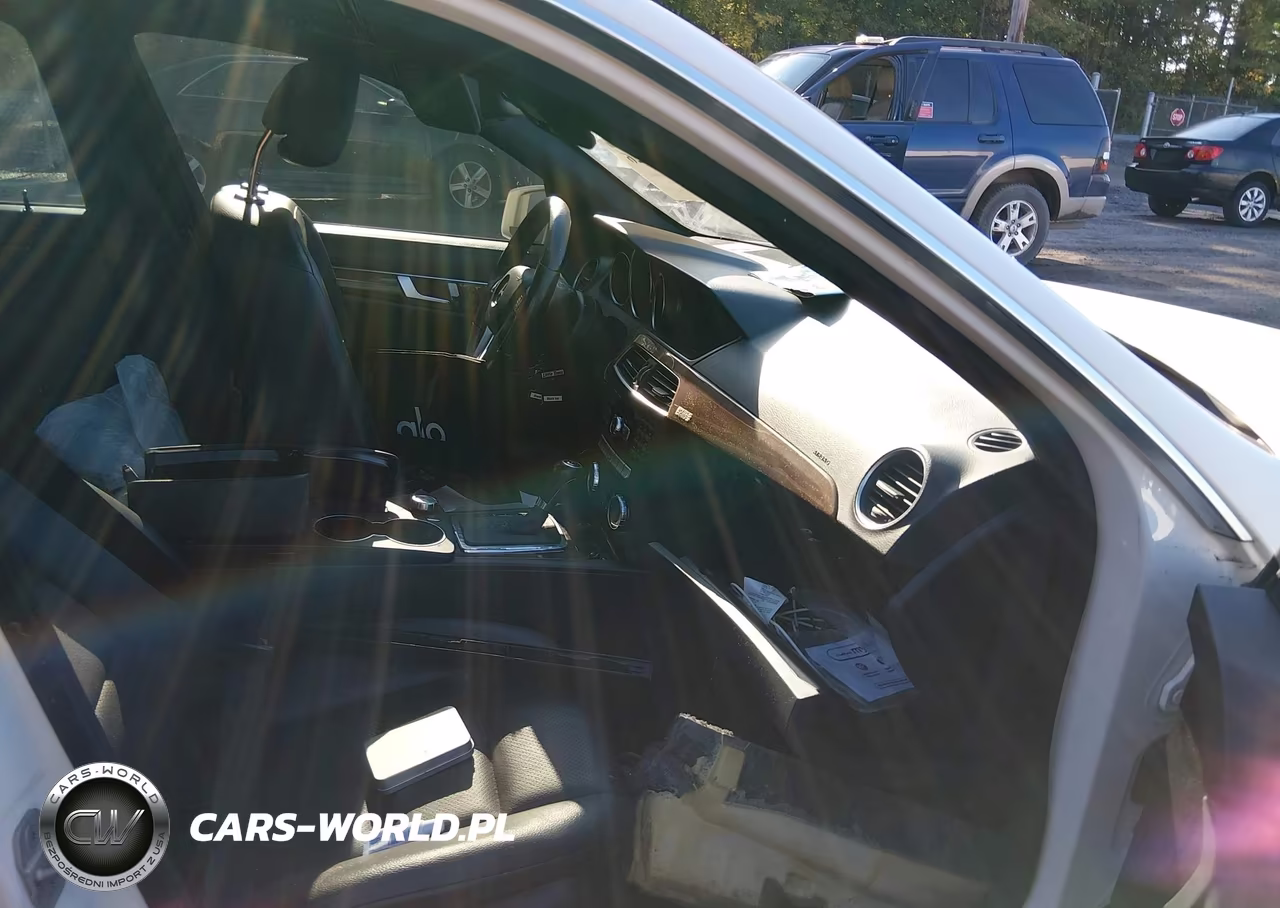 2012 Mercedes-Benz C 250 Sport VIN:WDDGF4HB3CA638435 - 5