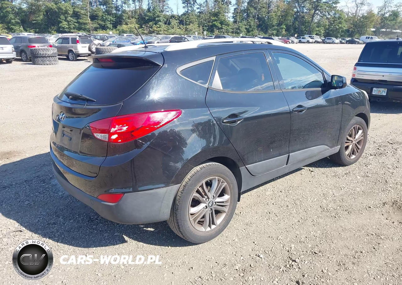 2015 Hyundai Tucson Se VIN:KM8JU3AG7FU107940 - 4