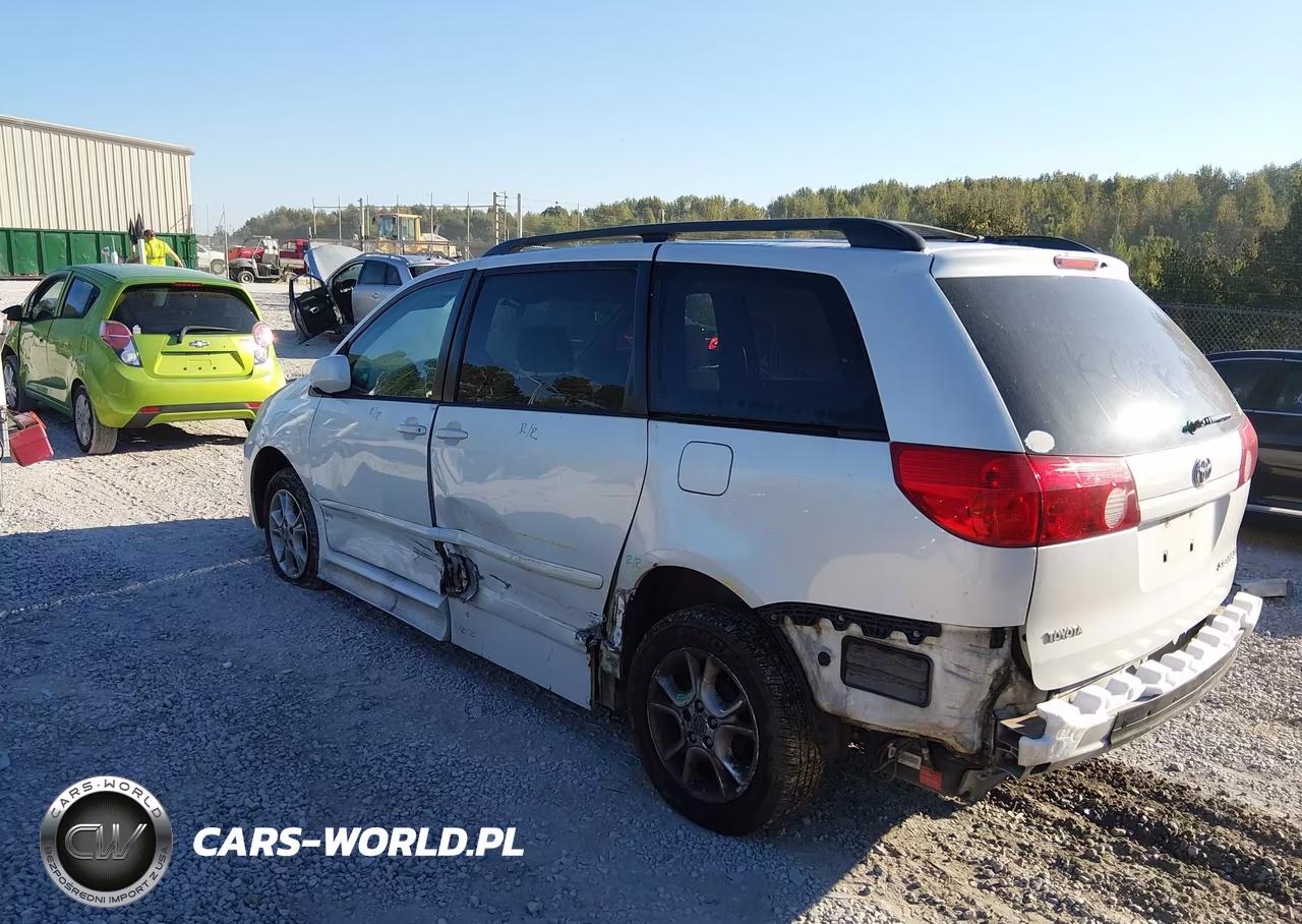 2006 Toyota Sienna VIN:5TDZA22C06S571811 - 3