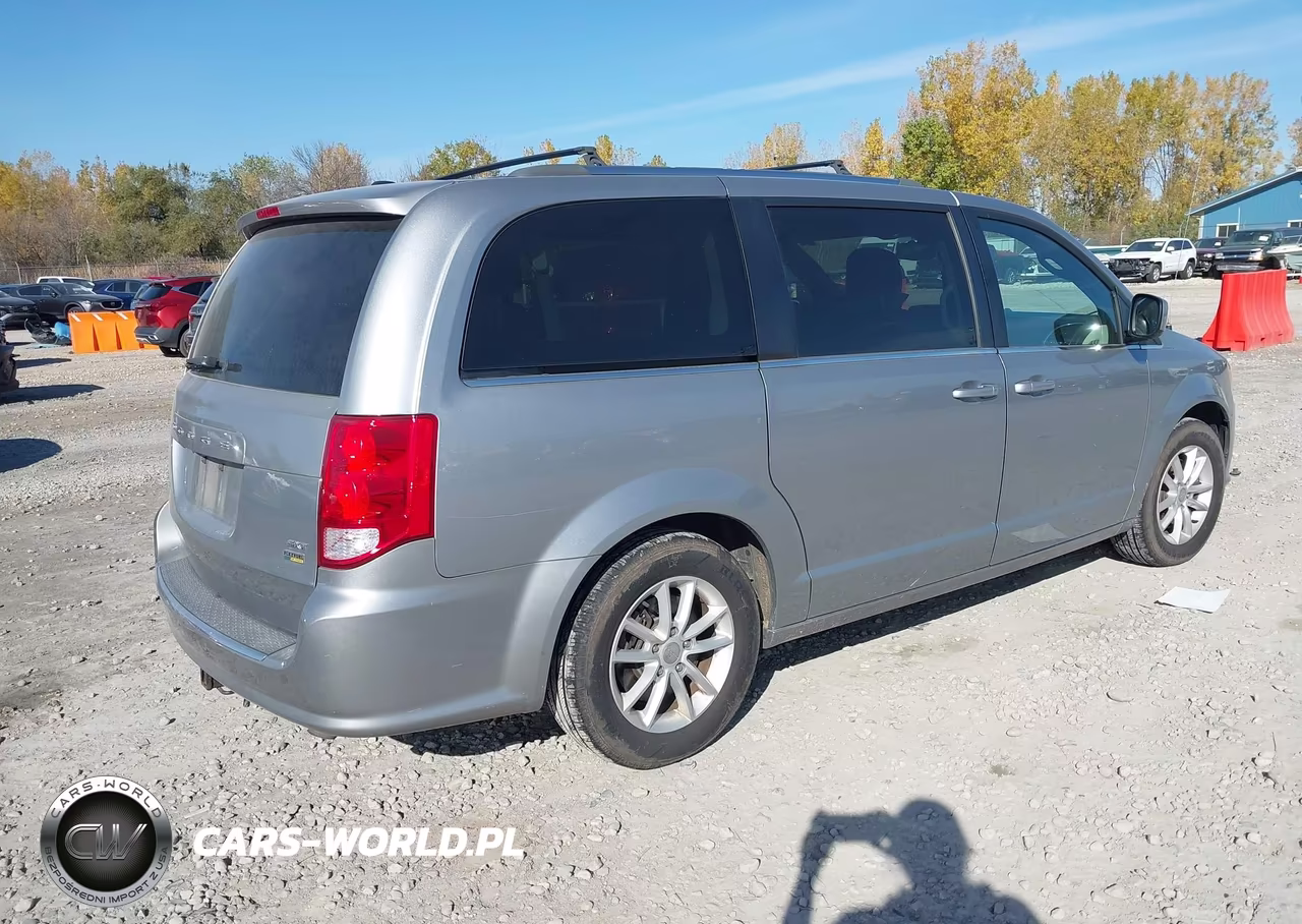 2019 Dodge Grand Caravan Sxt VIN:2C4RDGCG5KR632210 - 4