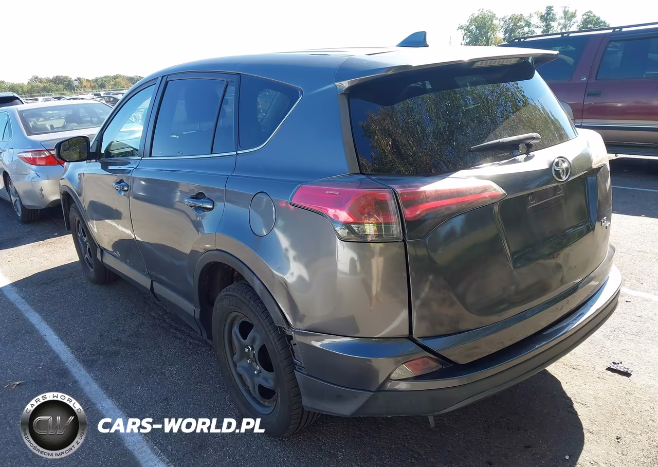 2018 Toyota Rav4 Le VIN:JTMBFREV4JJ251714 - 3