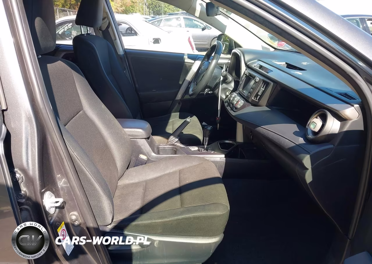 2018 Toyota Rav4 Le VIN:JTMBFREV4JJ251714 - 5