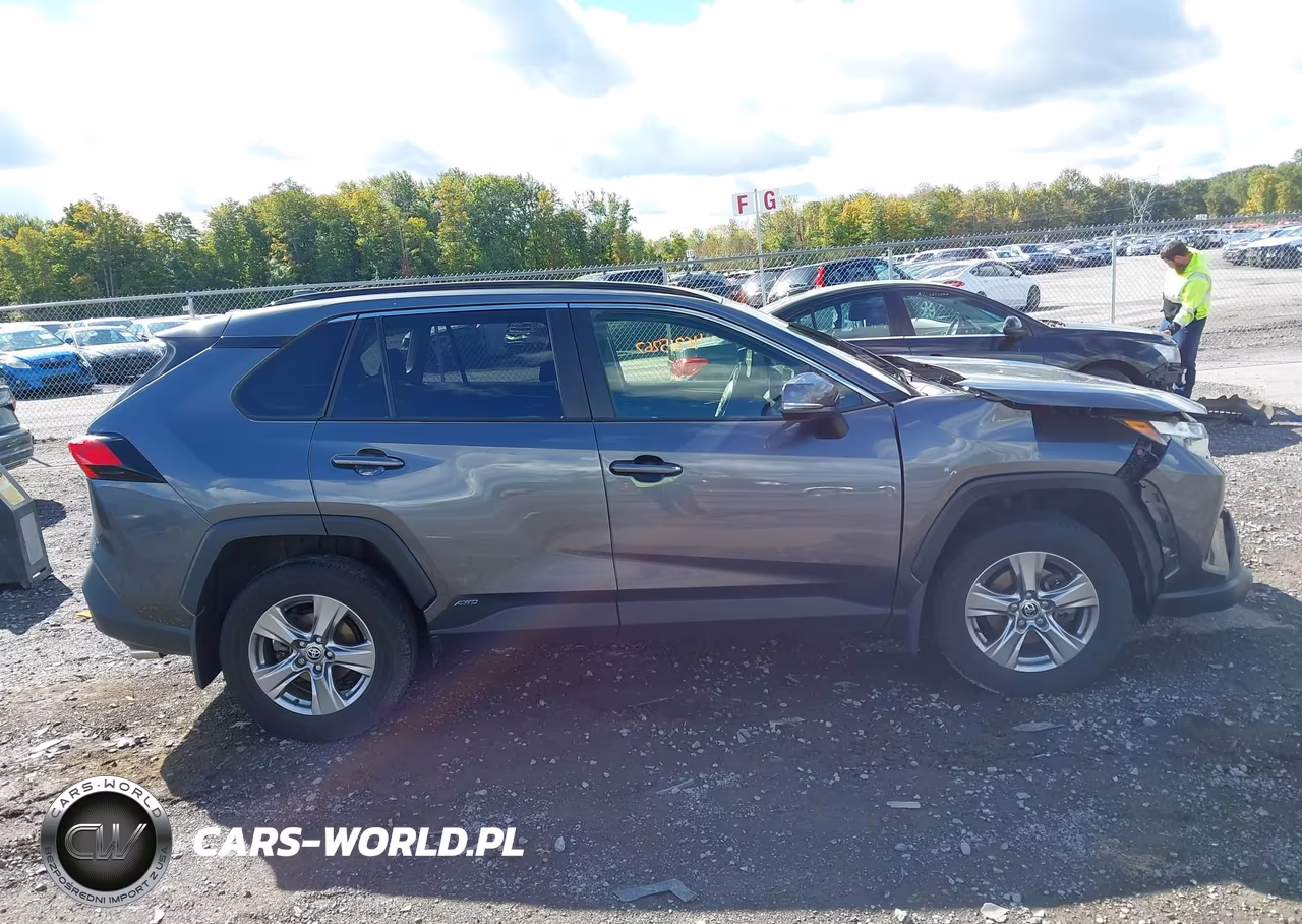 2023 Toyota Rav4 Hybrid Xle VIN:JTMRWRFV0PD202062 - 13