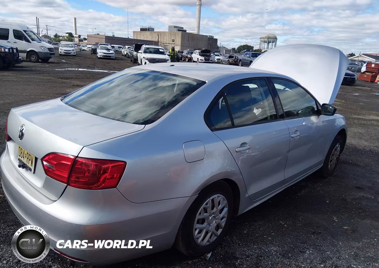 2011 Volkswagen Jetta 2.0L S VIN:3VW2K7AJ1BM305894 - 4