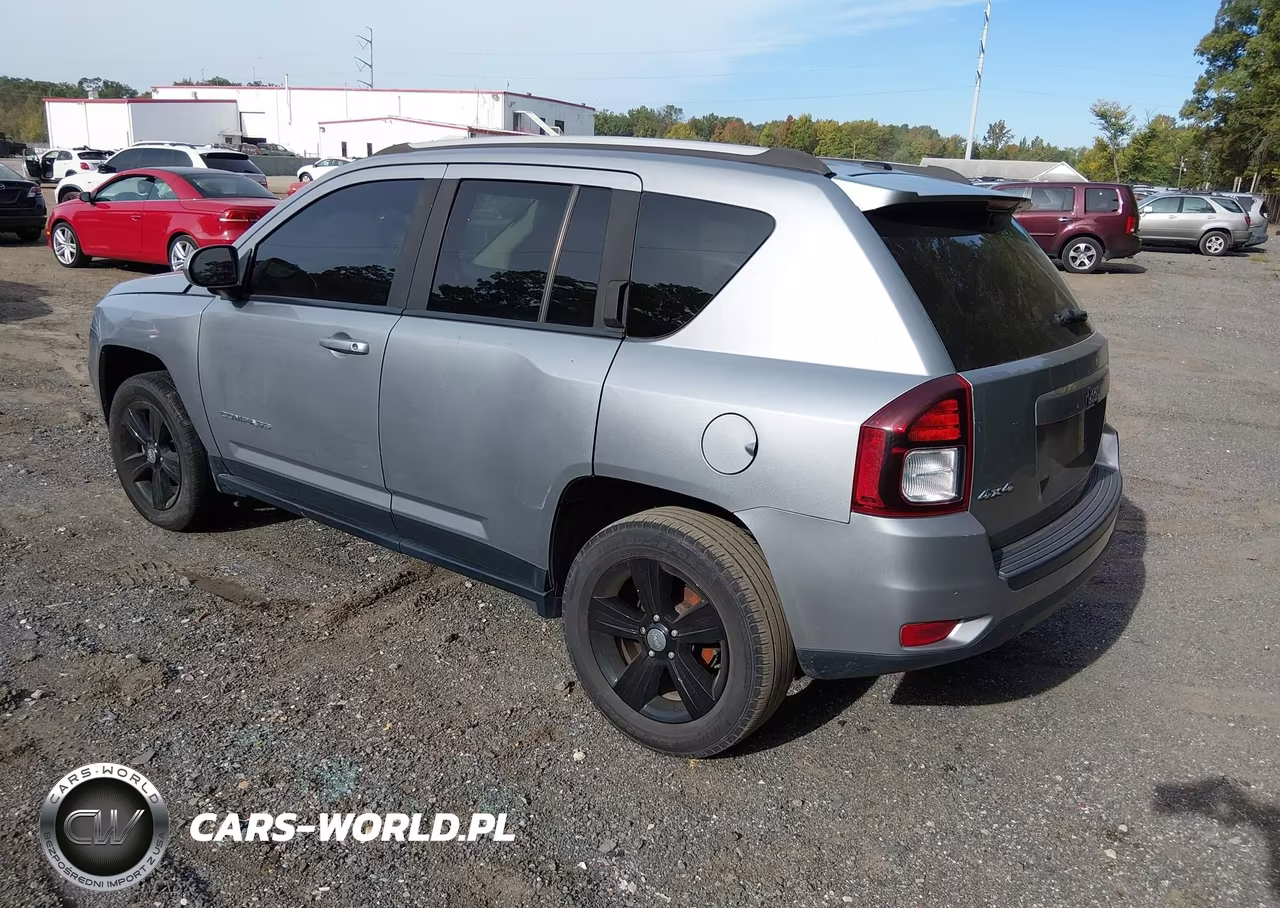 2016 Jeep Compass Latitude VIN:1C4NJDEB3GD784925 - 3