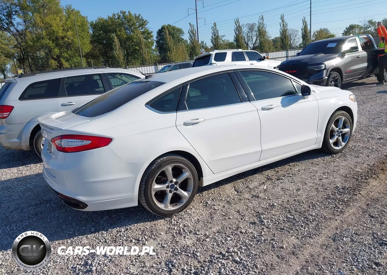 2015 Ford Fusion Se VIN:3FA6P0H98FR268592 - 4