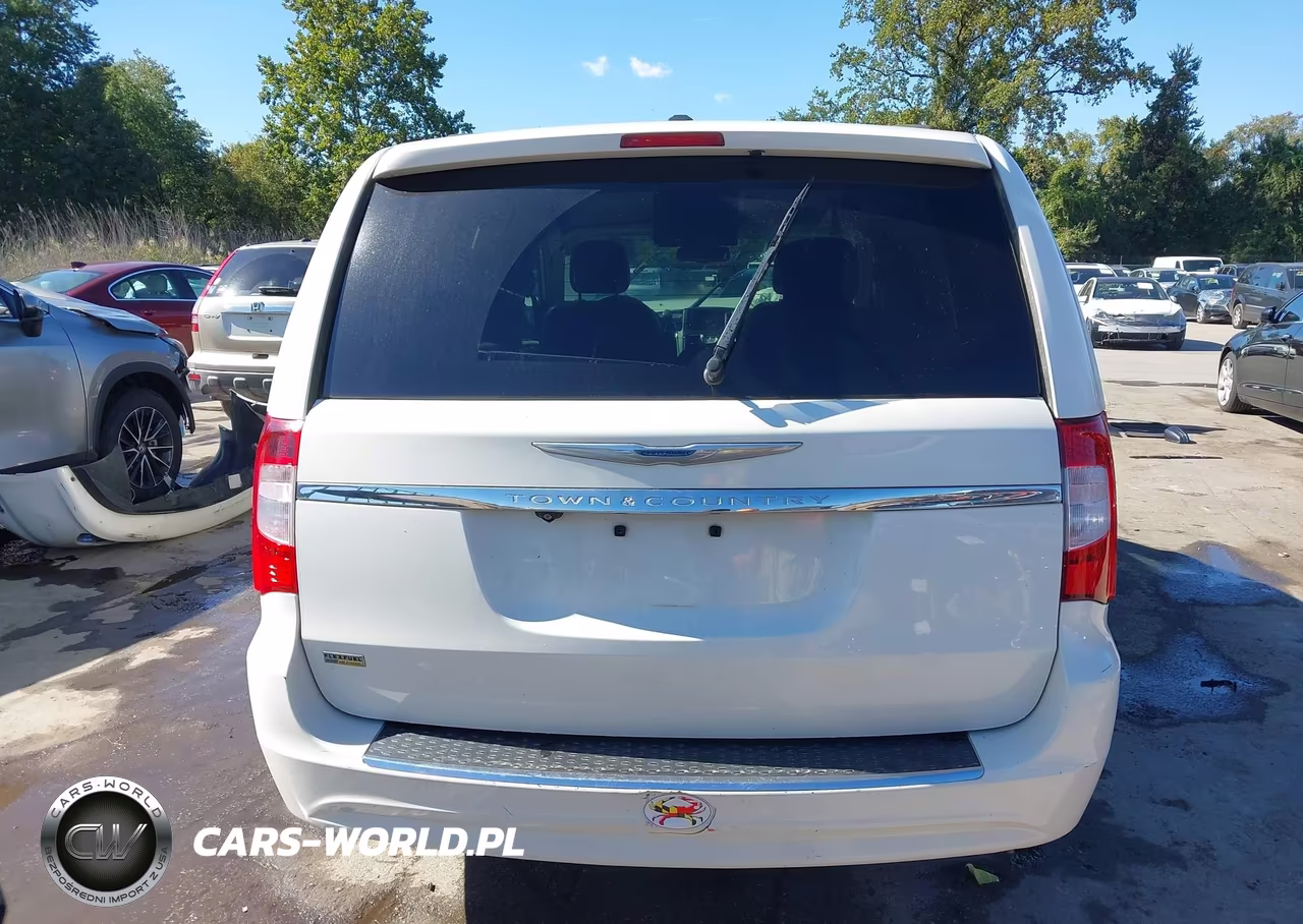 2013 Chrysler Town & Country Touring VIN:2C4RC1BG9DR744187 - 17