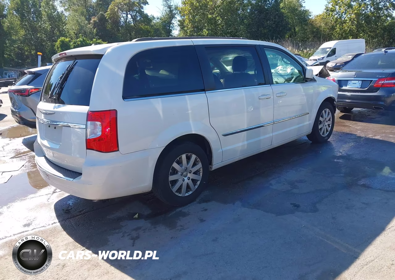 2013 Chrysler Town & Country Touring VIN:2C4RC1BG9DR744187 - 4