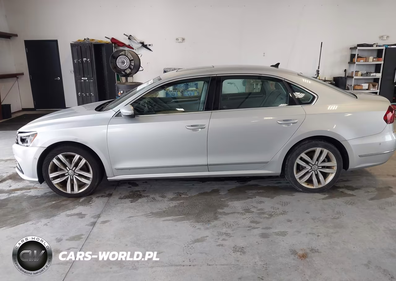 2017 Volkswagen Passat 1.8T Sel Premium VIN:1VWCT7A31HC062973 - 14