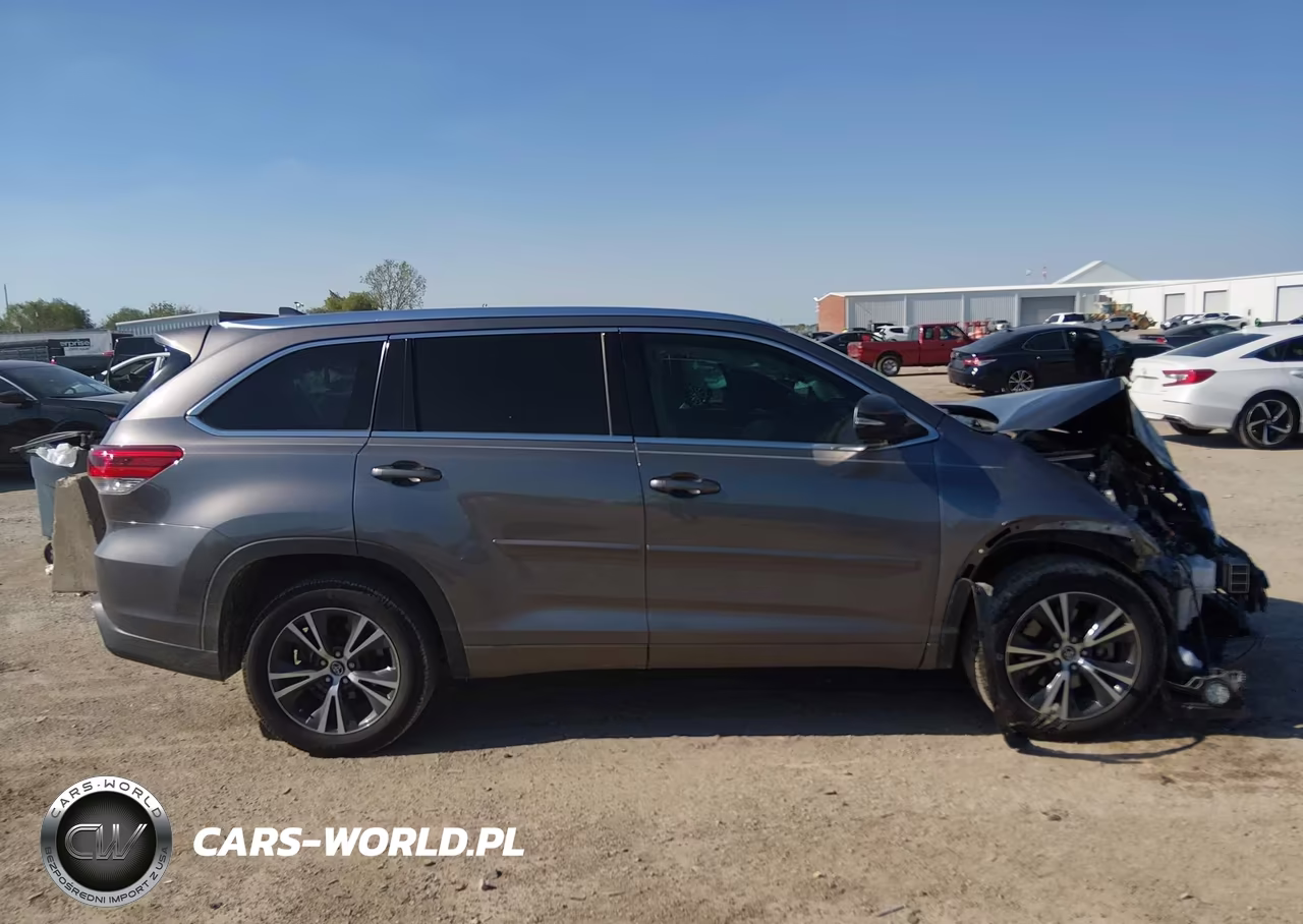 2018 Toyota Highlander Limited Platinum VIN:5TDYZRFH6JS243109 - 13