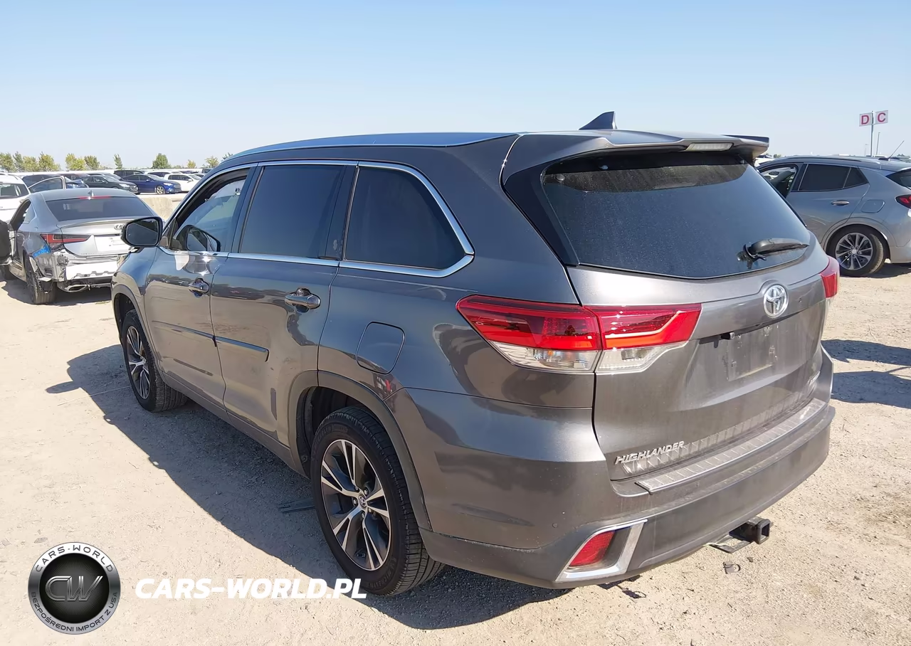 2018 Toyota Highlander Limited Platinum VIN:5TDYZRFH6JS243109 - 3