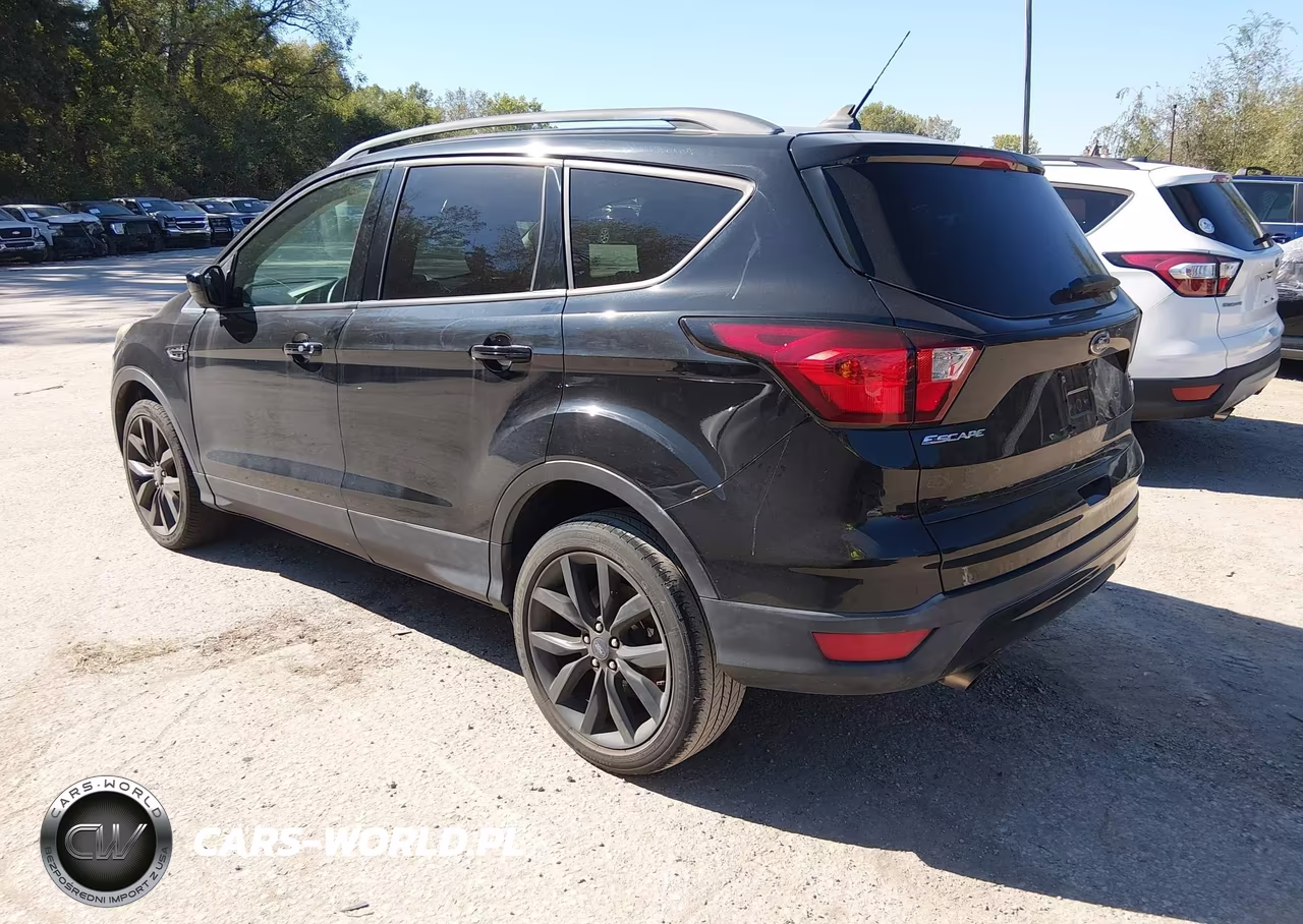 2019 Ford Escape Se VIN:1FMCU0GD8KUA64482 - 3
