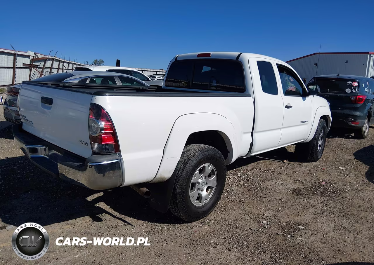 2012 Toyota Tacoma VIN:5TFUX4EN8CX015334 - 4