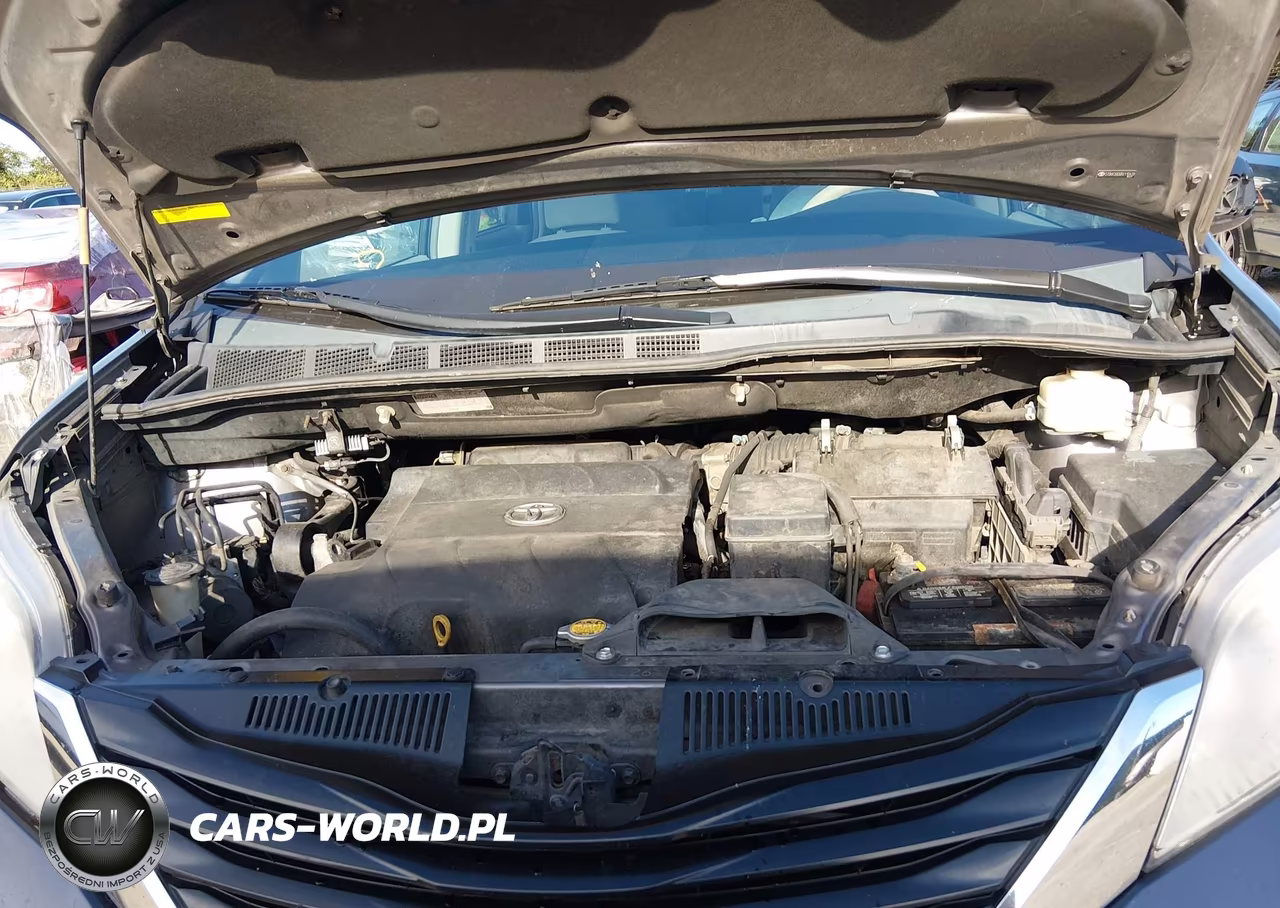 2011 Toyota Sienna Le V6 VIN:5TDKK3DC6BS110429 - 10