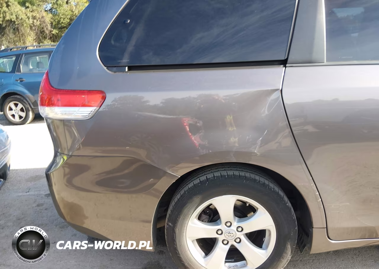 2011 Toyota Sienna Le V6 VIN:5TDKK3DC6BS110429 - 15