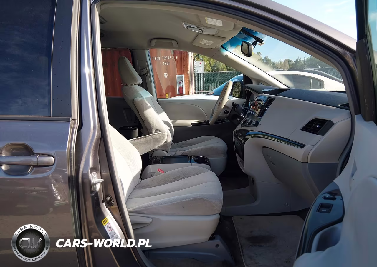 2011 Toyota Sienna Le V6 VIN:5TDKK3DC6BS110429 - 5