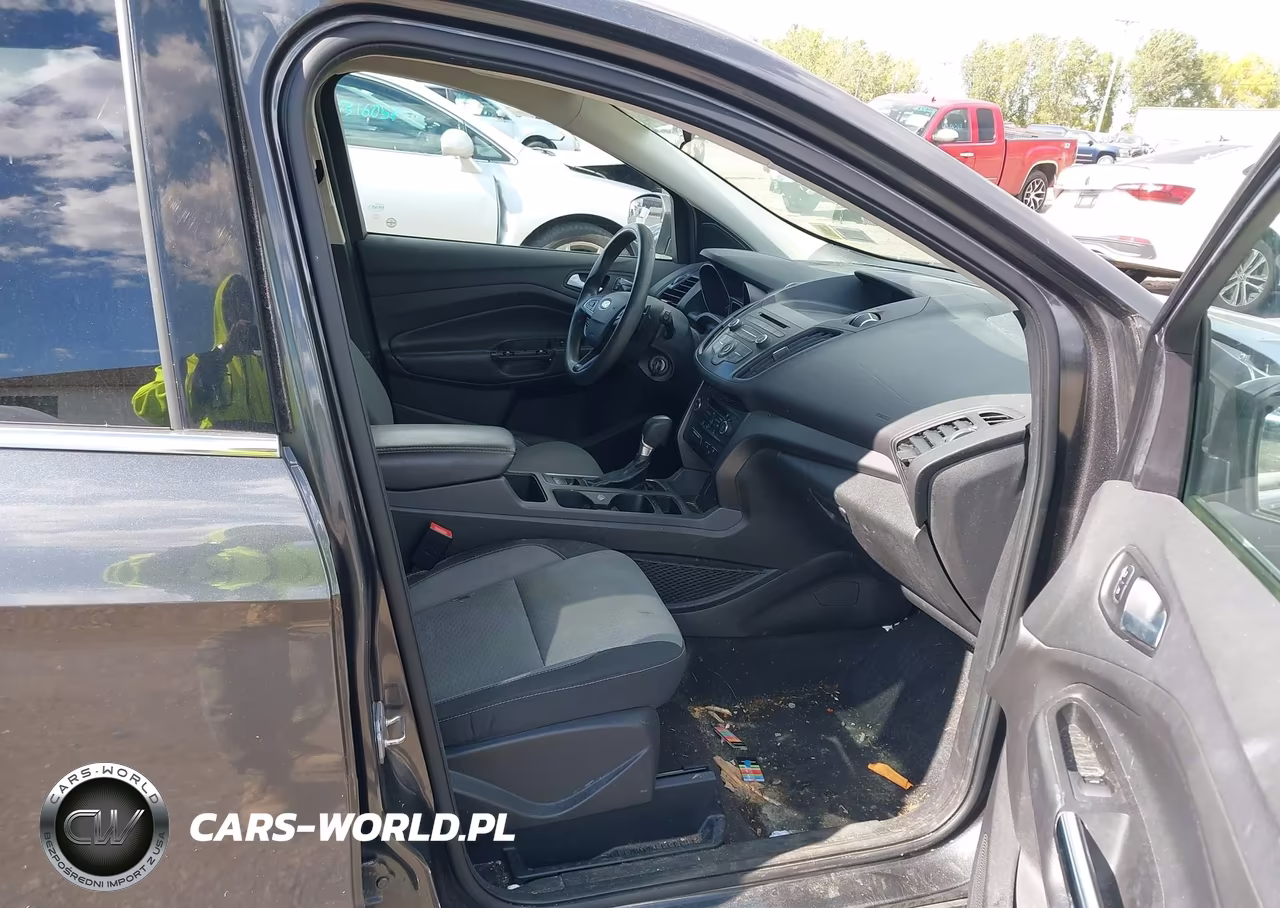 2017 Ford Escape Se VIN:1FMCU0GD8HUC45445 - 5