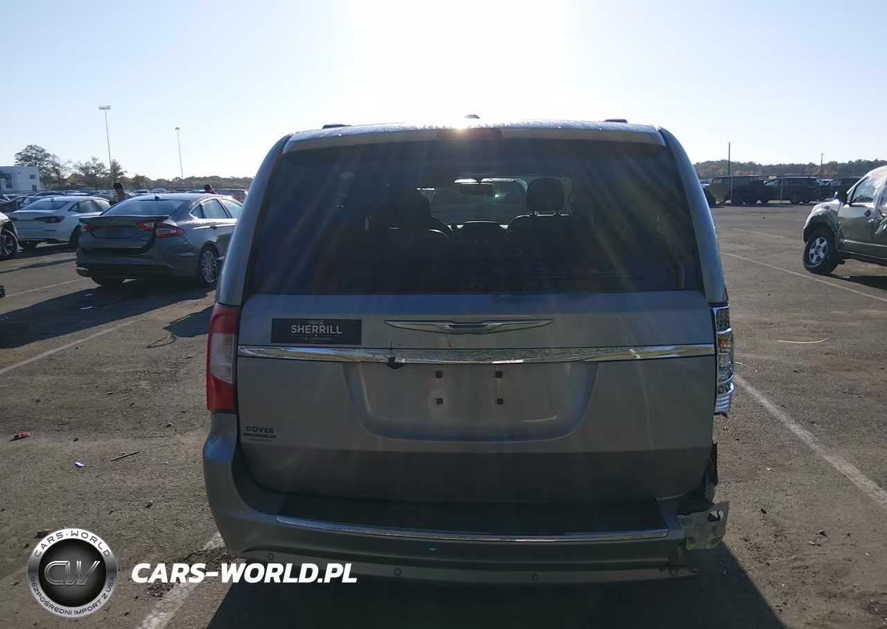 2015 Chrysler Town & Country Touring-L VIN:2C4RC1CG7FR554762 - 16