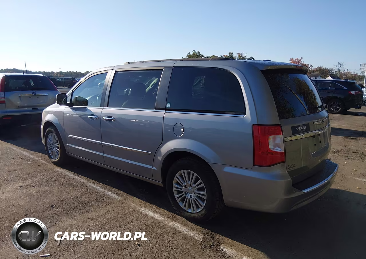 2015 Chrysler Town & Country Touring-L VIN:2C4RC1CG7FR554762 - 3
