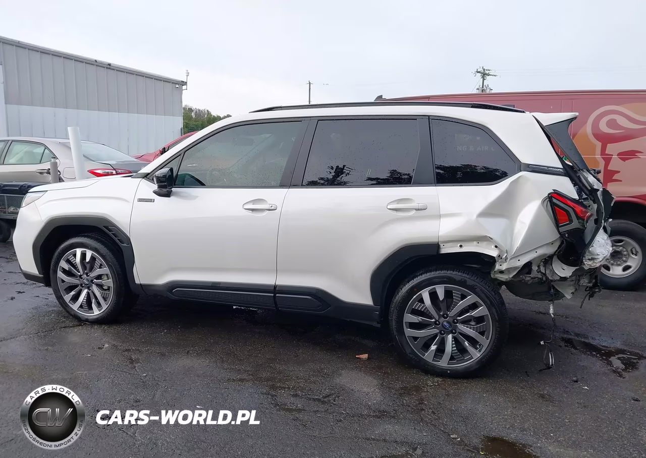 2025 Subaru Forester Touring Hybrid VIN:JF2SLSTDXSH432160 - 14