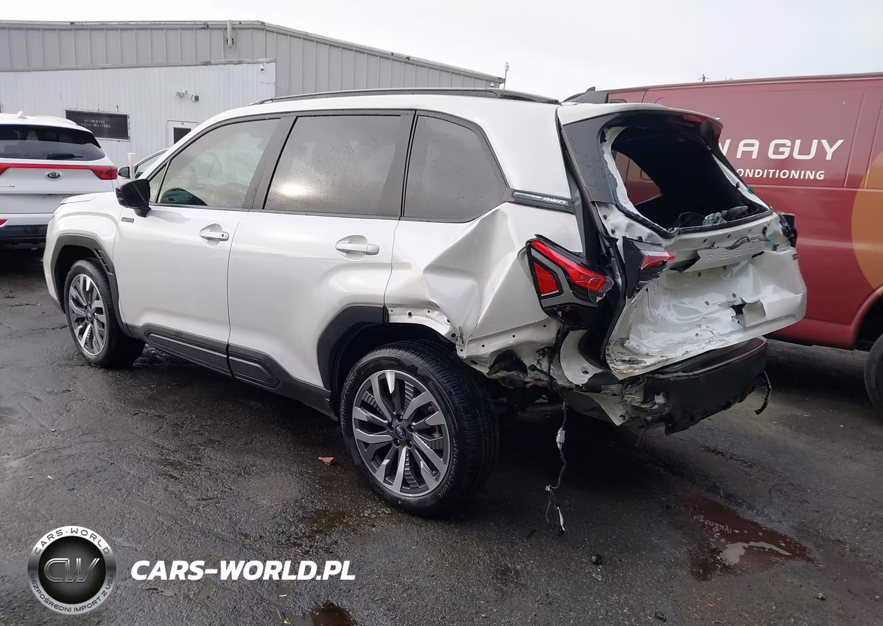 2025 Subaru Forester Touring Hybrid VIN:JF2SLSTDXSH432160 - 3
