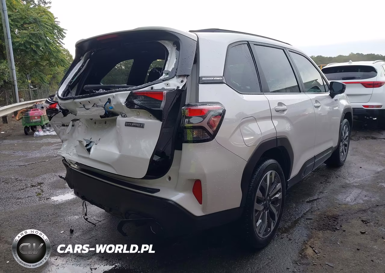 2025 Subaru Forester Touring Hybrid VIN:JF2SLSTDXSH432160 - 4
