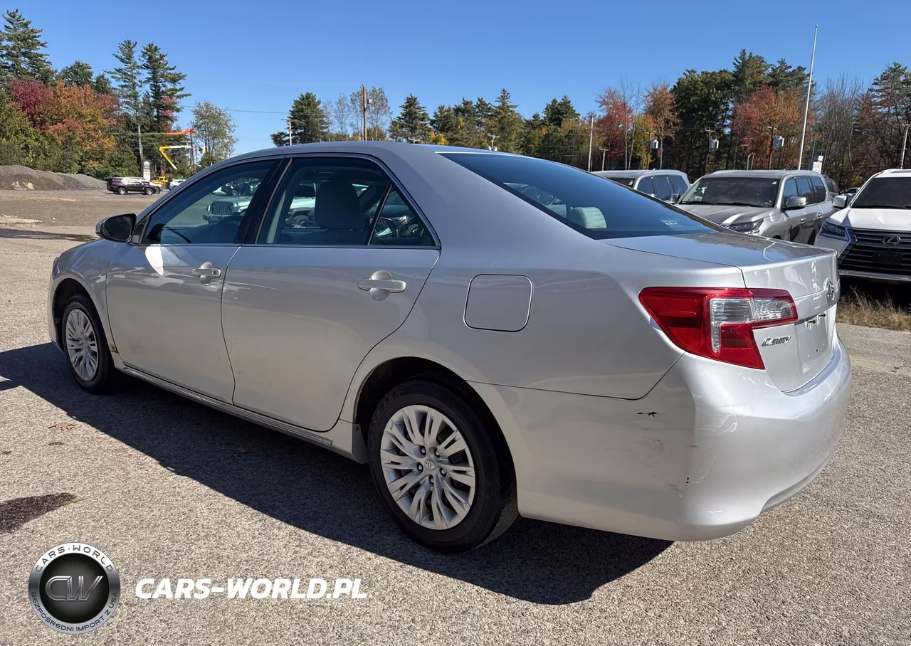 2013 Toyota Camry Le VIN:4T4BF1FK1DR335354 - 3