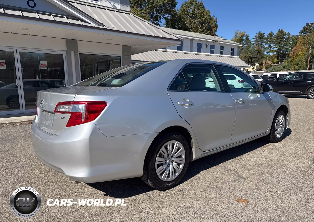 2013 Toyota Camry Le VIN:4T4BF1FK1DR335354 - 4