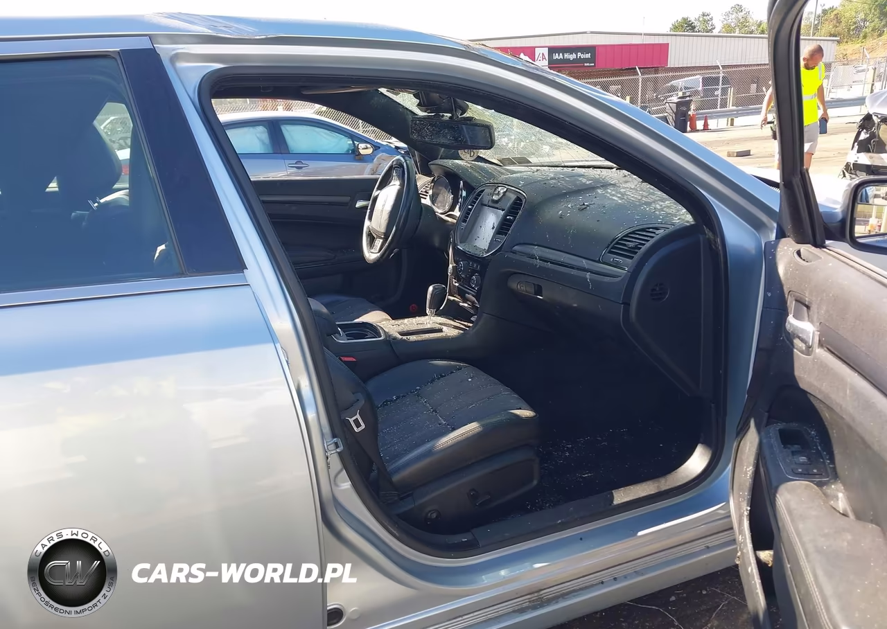 2013 Chrysler 300 S VIN:2C3CCAGT8DH590450 - 5