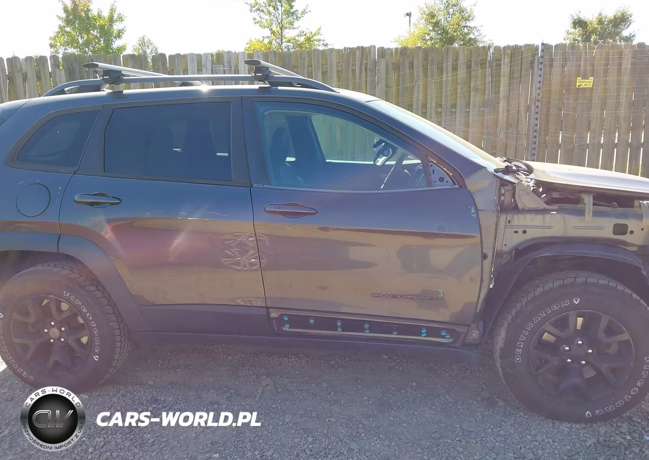 2016 Jeep Cherokee Trailhawk VIN:1C4PJMBS5GW334453 - 14