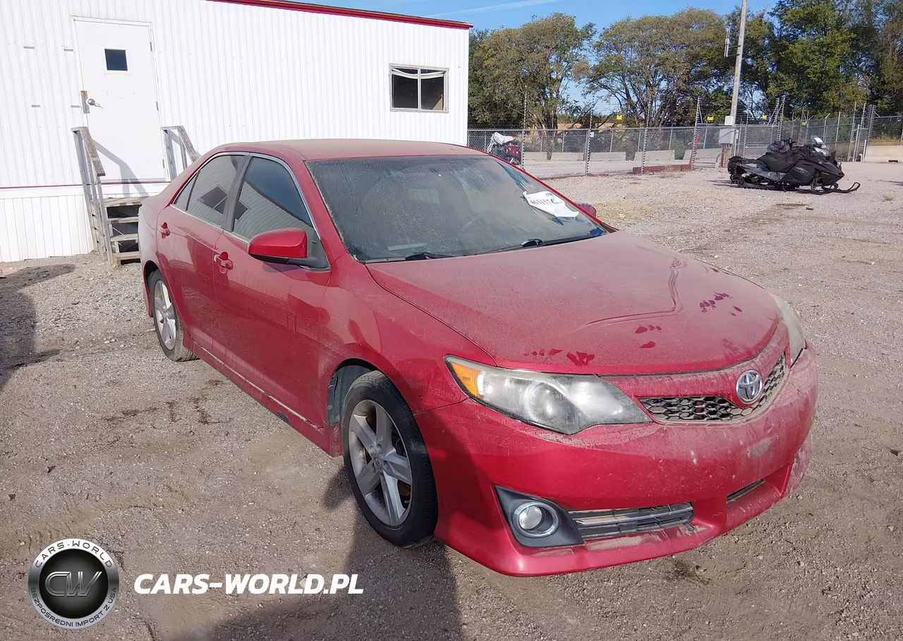 2014 Toyota Camry Se – zdjęcie 1 z 13