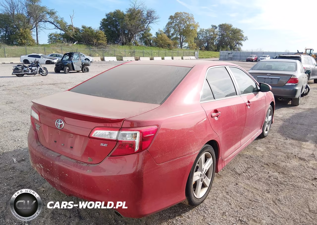 2014 Toyota Camry Se VIN:4T1BF1FK4EU844513 - 4