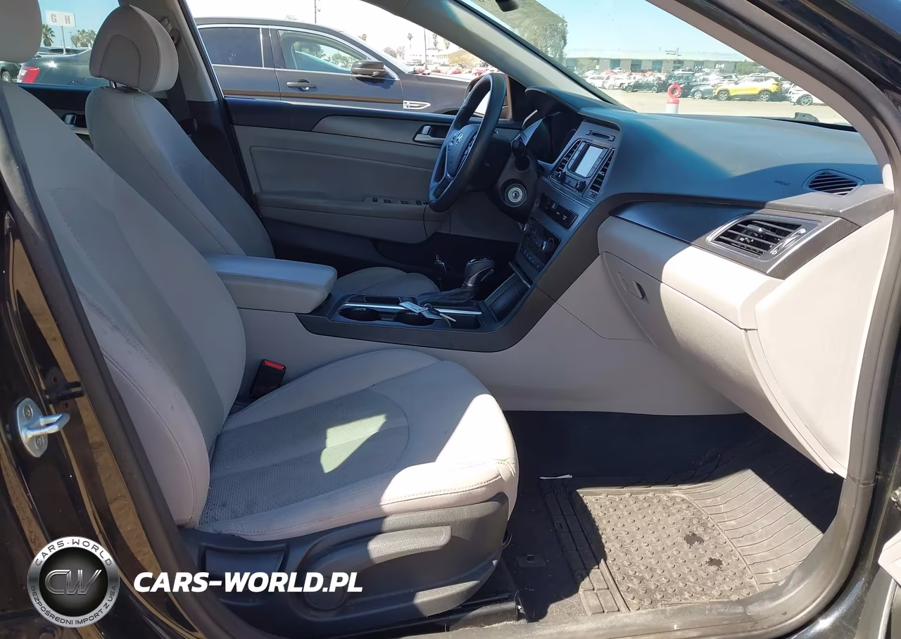 2015 Hyundai Sonata Sport VIN:5NPE34AF6FH053210 - 5