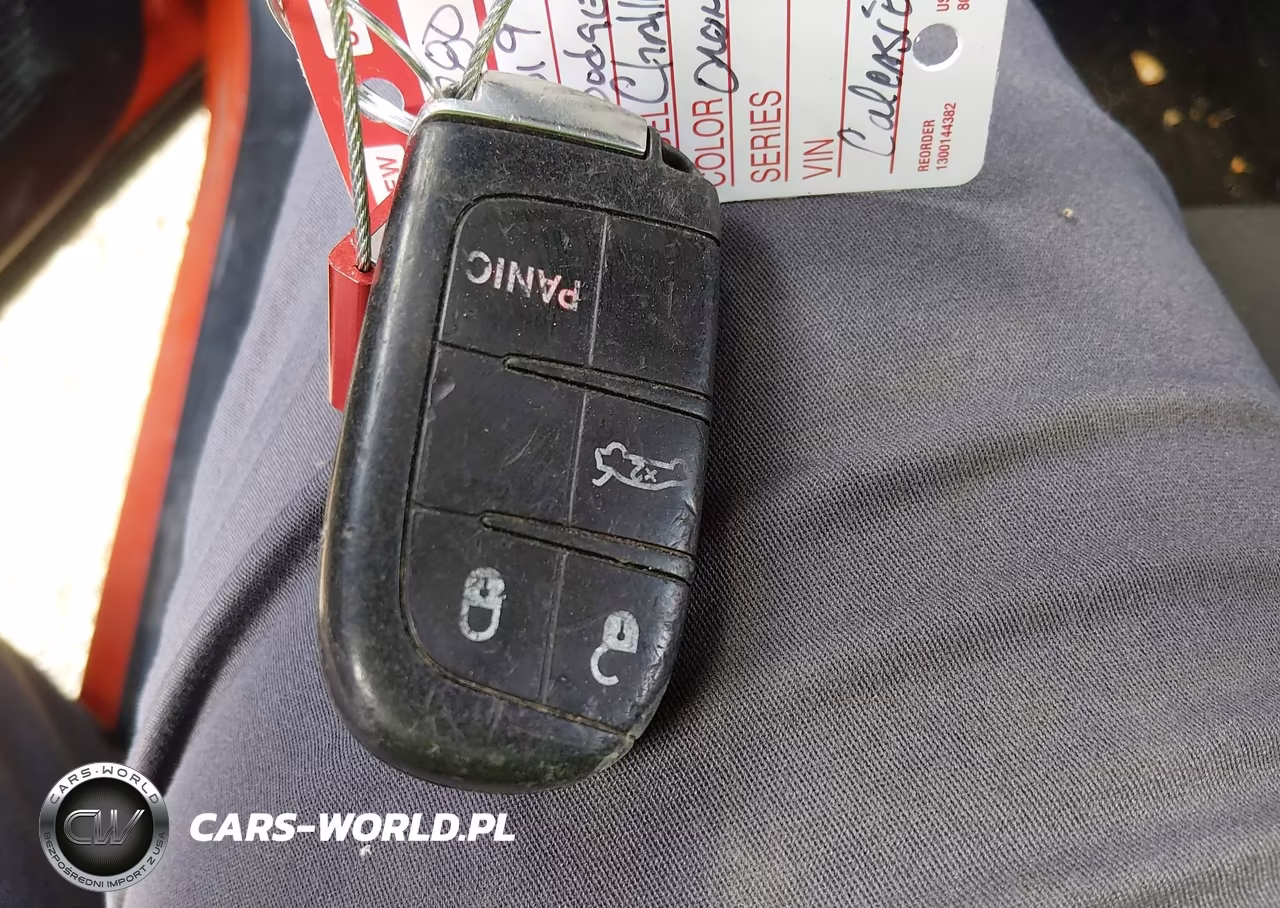2019 Dodge Challenger Sxt VIN:2C3CDZAGXKH563531 - 11