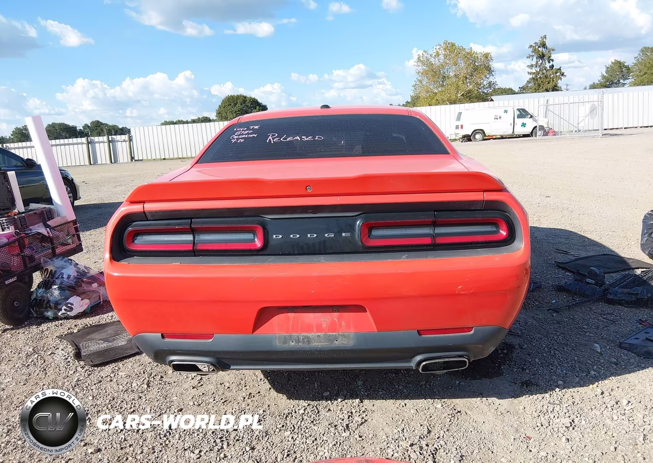 2019 Dodge Challenger Sxt VIN:2C3CDZAGXKH563531 - 17