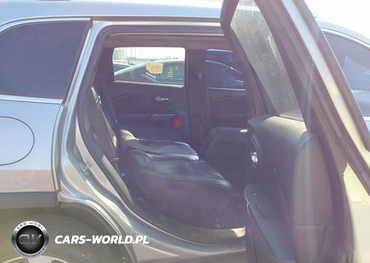2019 Jeep Cherokee Limited 4X4 VIN:1C4PJMDX3KD284522 - 8