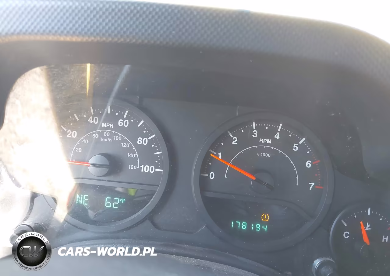 2008 Jeep Wrangler Unlimited X VIN:1J4GA39118L569484 - 7