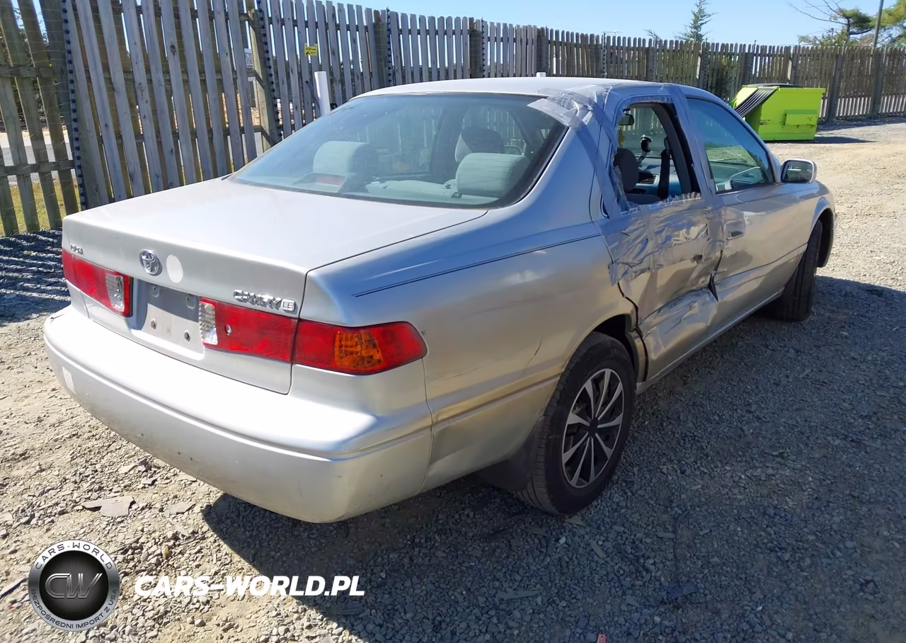 2001 Toyota Camry Le VIN:4T1BG22K61U848646 - 4