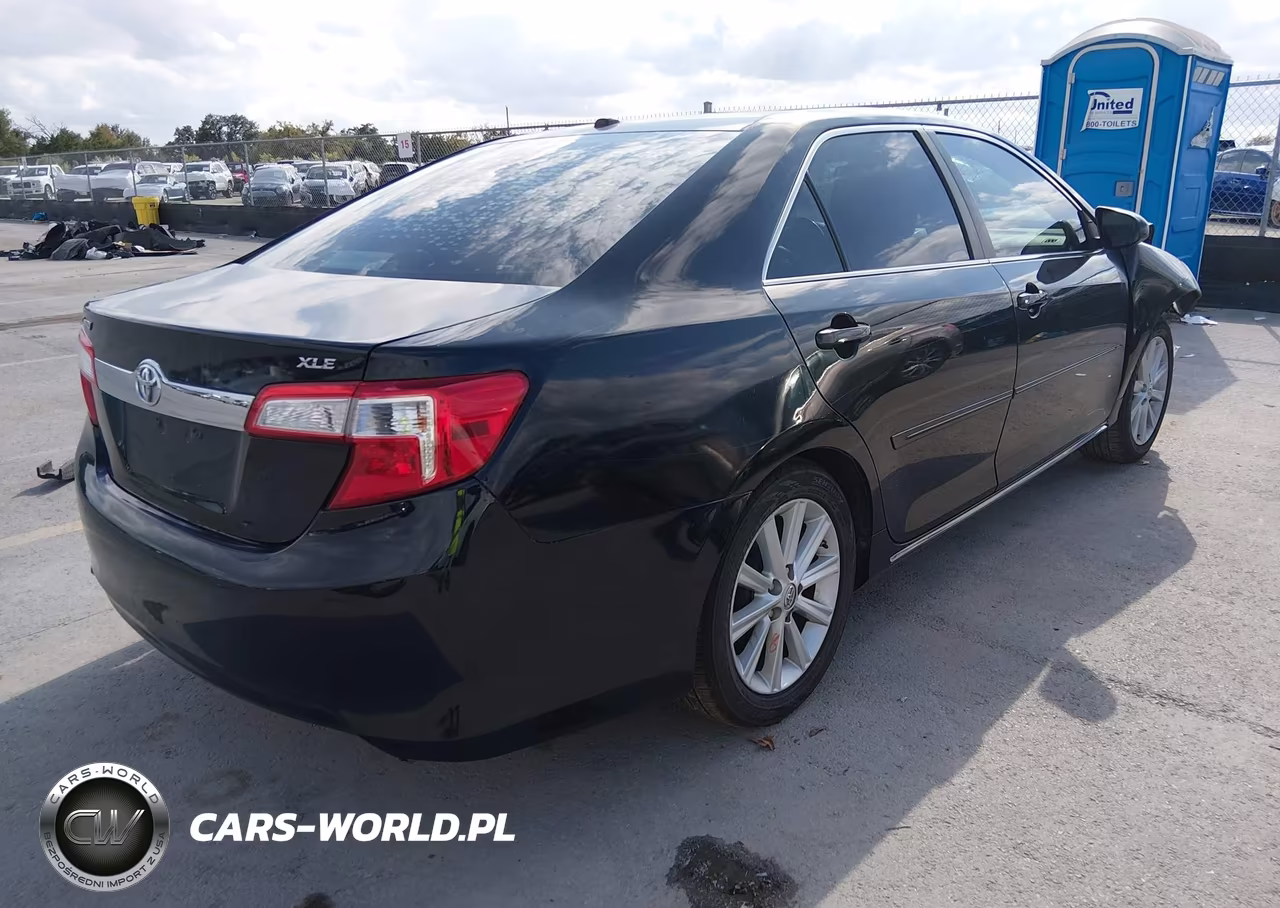 2013 Toyota Camry Xle V6 VIN:4T1BK1FK9DU021750 - 4