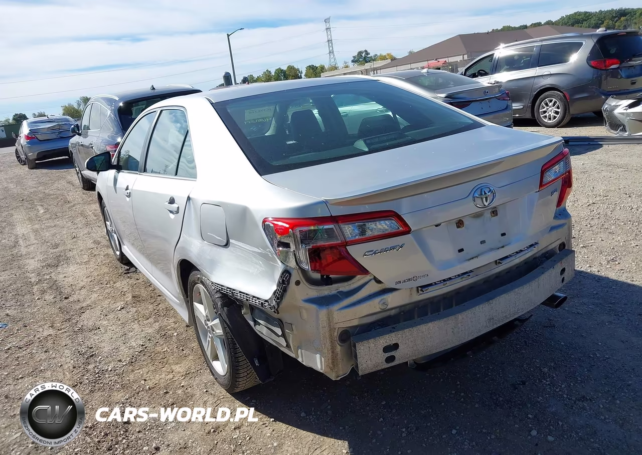 2014 Toyota Camry Se VIN:4T1BF1FK8EU419893 - 3
